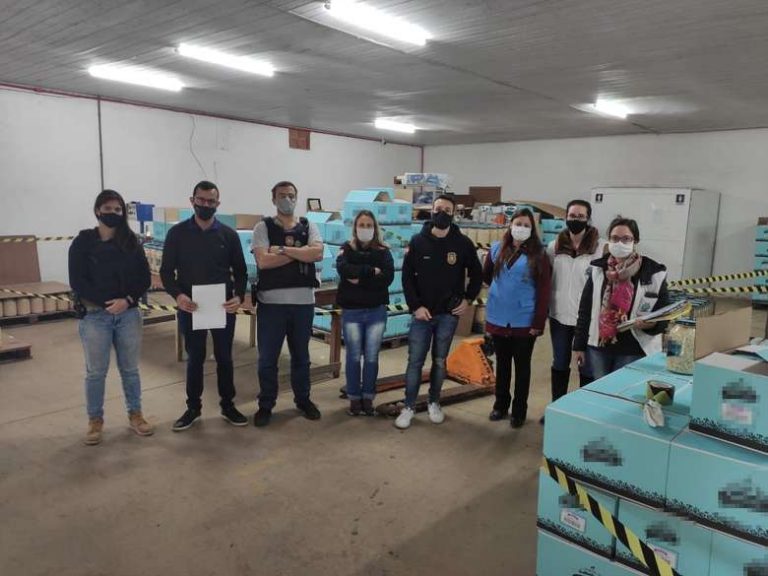 Vigilância Sanitária e Polícia Civil interditam empresa em Guaramirim