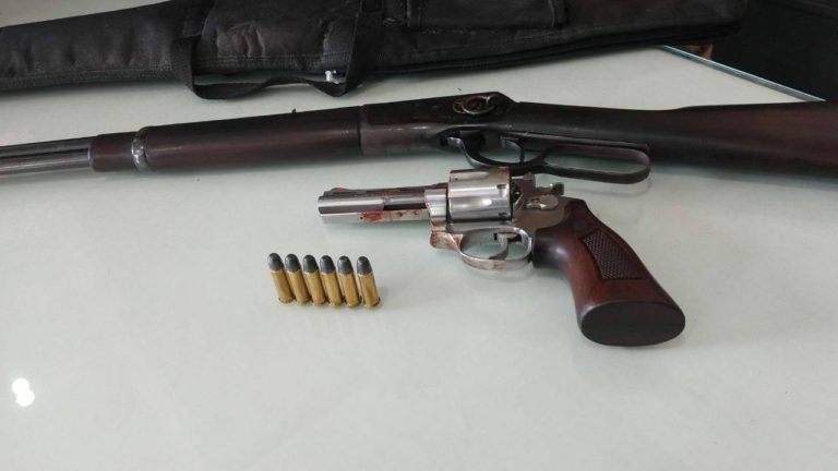 Idoso é preso por porte ilegal de arma em Guaramirim