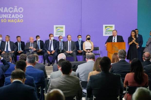 Governo de SC define plano para vacinação contra o coronavírus