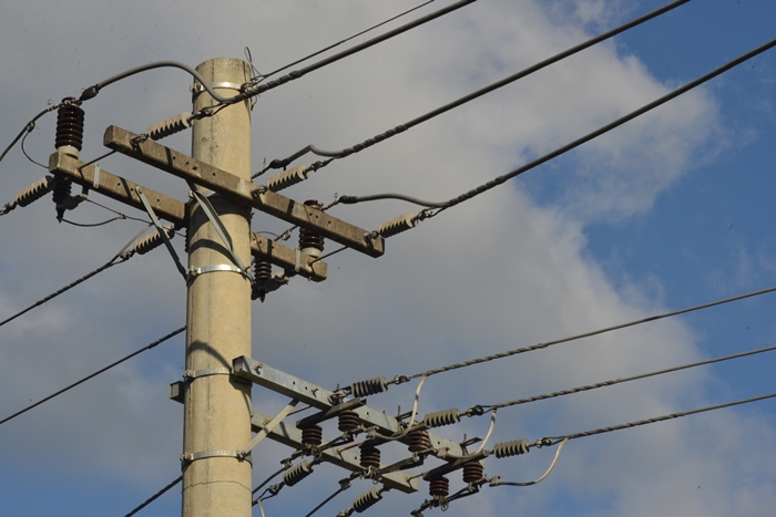 Celesc ajusta contas de luz em 8,14%, além da bandeira tarifária