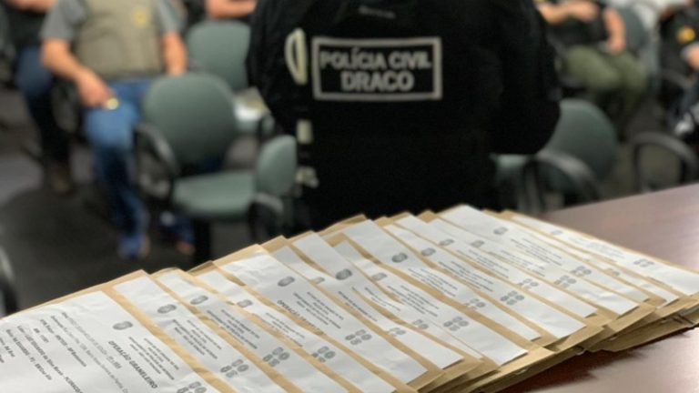 DIC de Criciúma prende caminhoneiro envolvido em quadrilha especializada em desvio de cargas e grãos