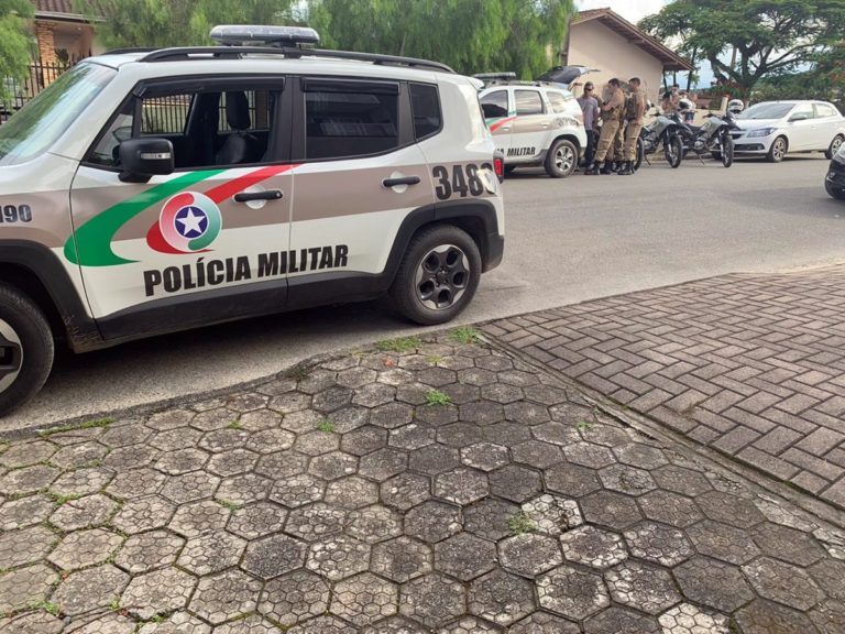 Homem suspeito de matar a mãe e deixá-la no banheiro há 4 dias é preso em Joinville
