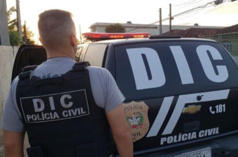 Homem é preso em flagrante na Grande Florianópolis suspeito de estuprar a própria filha