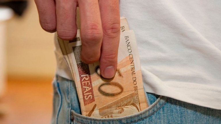 Salário mínimo regional de Santa Catarina tem ajuste de 5,45%