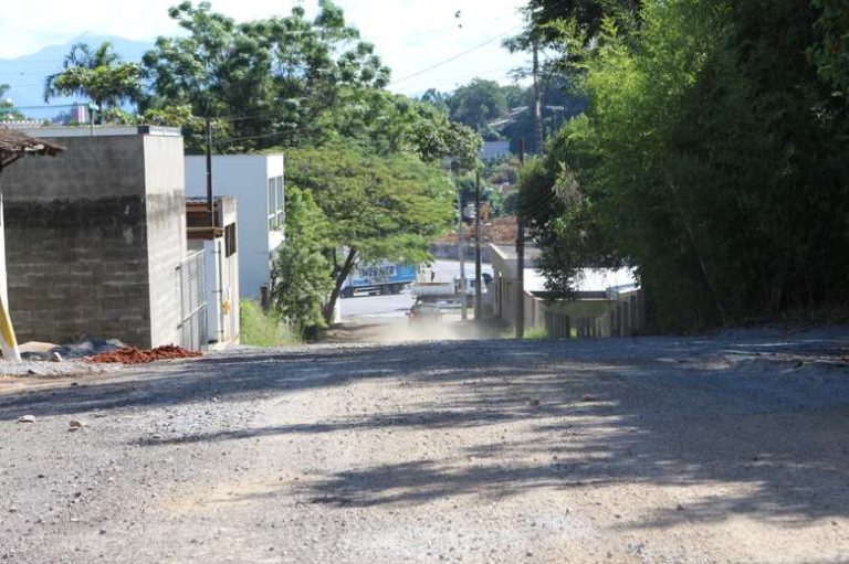 Samae instala rede de esgoto na Rua Arnoldo Leonardo Schmitt