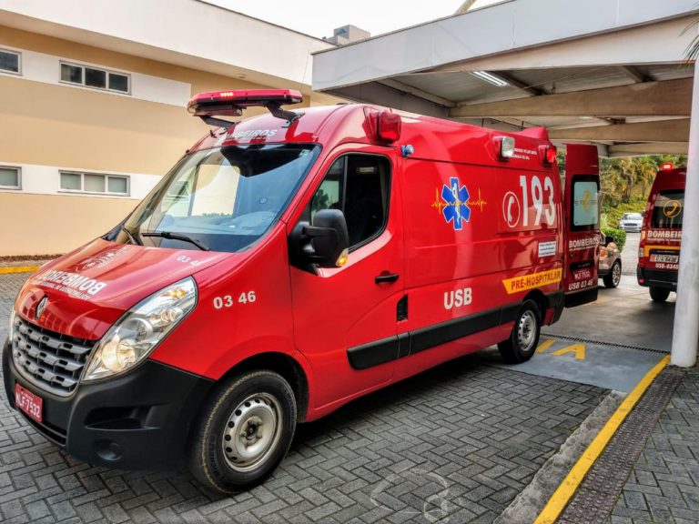 Homem finge estar passando mal para conseguir carona dos bombeiros