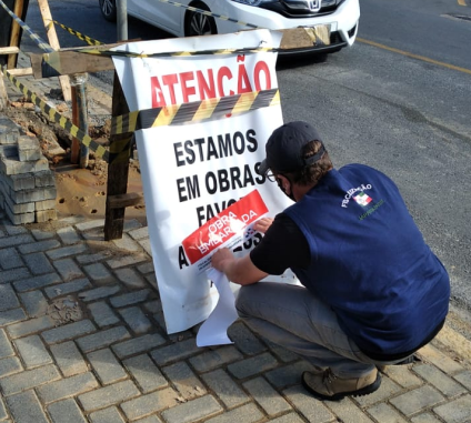 Obra de telefonia é embargada pela Prefeitura em Jaraguá do Sul