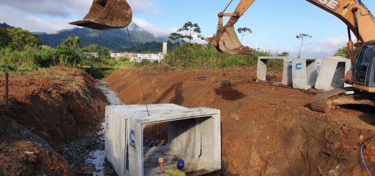 Prefeitura instala galerias na Rua Wolfgang Weege