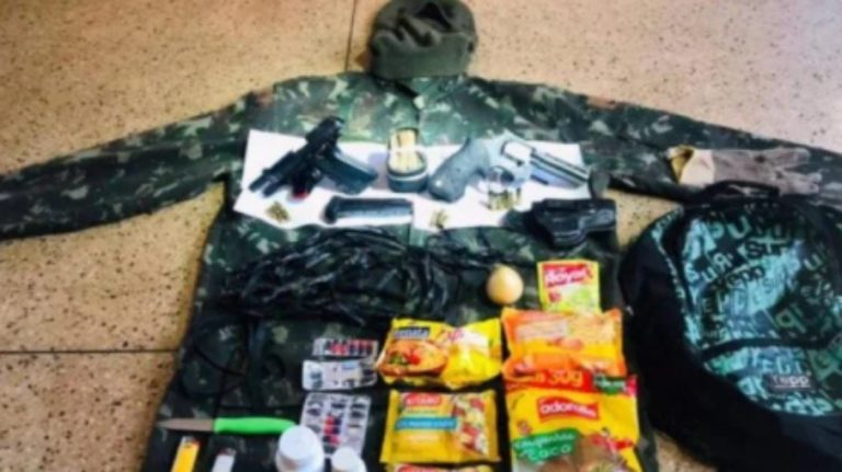 Lázaro carregava comida, remédios e armas em mochila
