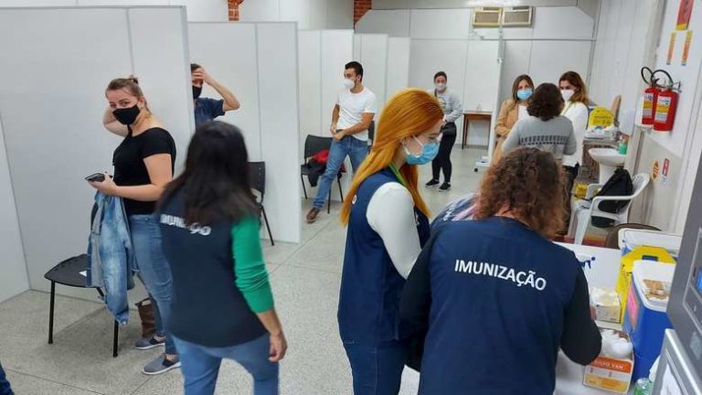 Vacinação contra covid será retomada nesta sexta-feira em Jaraguá do Sul