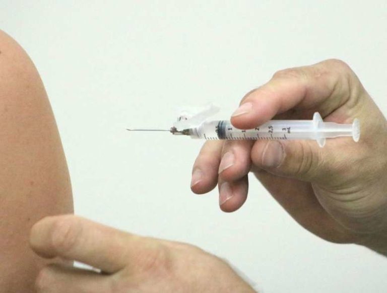 Saúde de Jaraguá chama a atenção dos atrasados com a D2 contra a covid-19