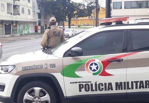 Filho é conduzido para delegacia por abandonar idoso no Dia dos Pais