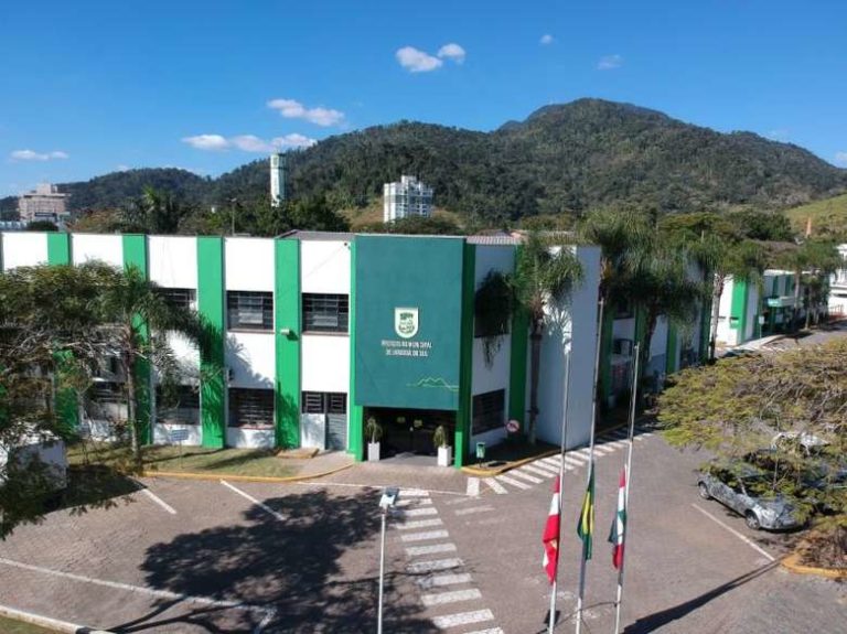 Prefeitura de Jaraguá abre inscrições para estagiários de Ensino Médio na sexta-feira