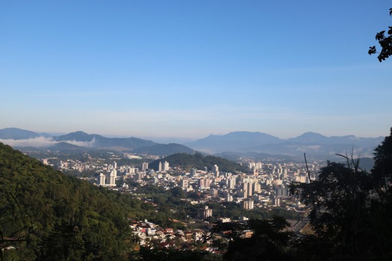 Semana inicia com chuva e termina com temperatura mais elevadas em Santa Catarina