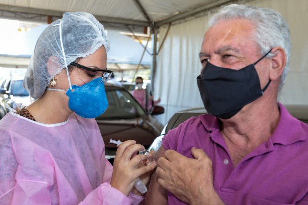 COVID-19: Mais de 140 mil pessoas não voltaram para a segunda dose em SC