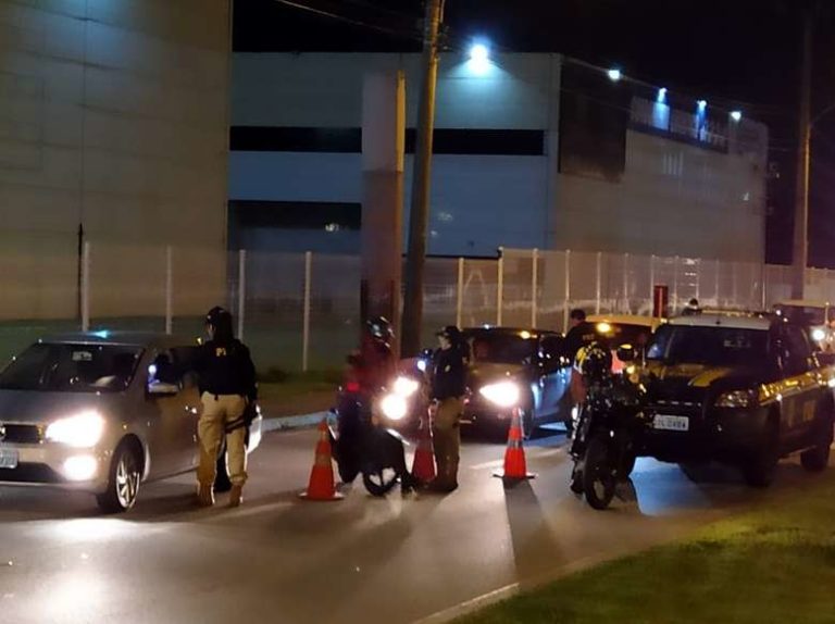 Mais de 200 motoristas são flagrados dirigindo sob efeito de álcool em rodovias federais em SC