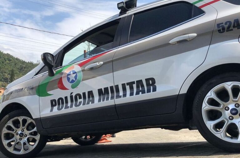 Criança denuncia mãe e padrasto por agressões em Guaramirim