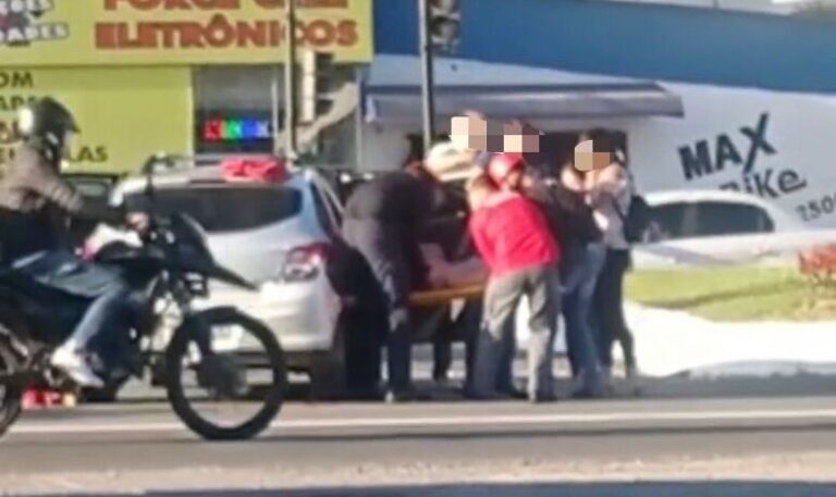 (Vídeo) Câmera de segurança flagra acidente em Jaraguá