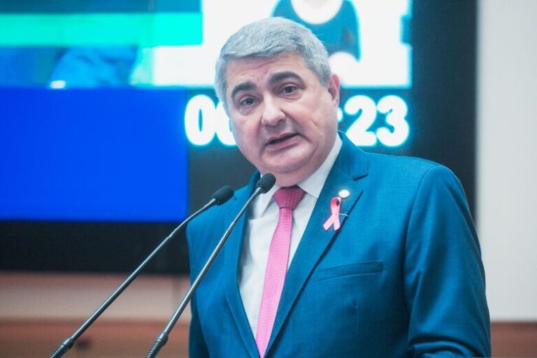 Lunelli acompanha governador em viagem ao Panamá 