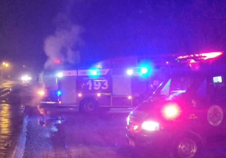 Carreta carregada com diesel pega fogo em Massaranduba 