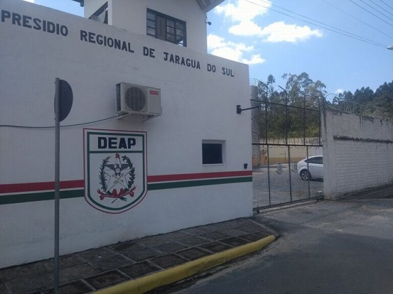 Procurado pela Justiça é preso em Jaraguá