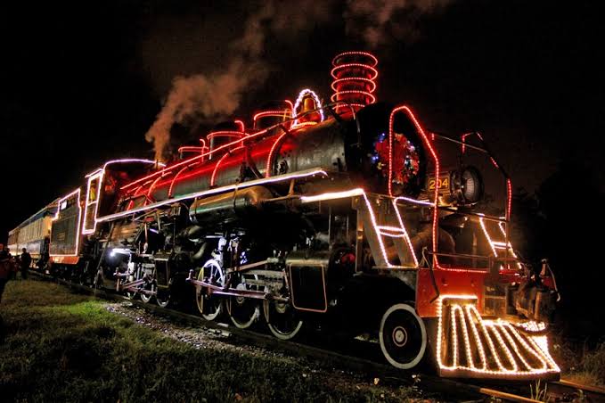 Maria Fumaça com Papai Noel vai encantar Natal jaraguaense