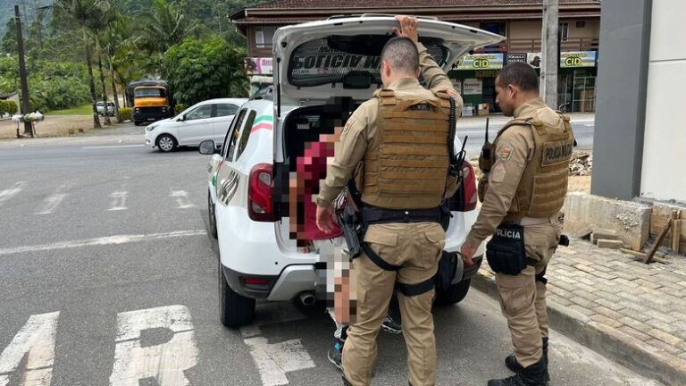 &nbsp;Jovem que atropelou idosa na faixa de segurança é preso por racha em Jaraguá