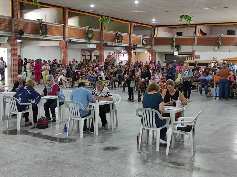 Inscrições para oficinas do Centro de Convivência têm boa procura