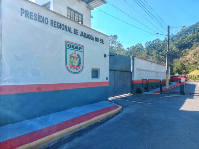Homem de 42 anos procurado pela justiça é detido em Corupá
