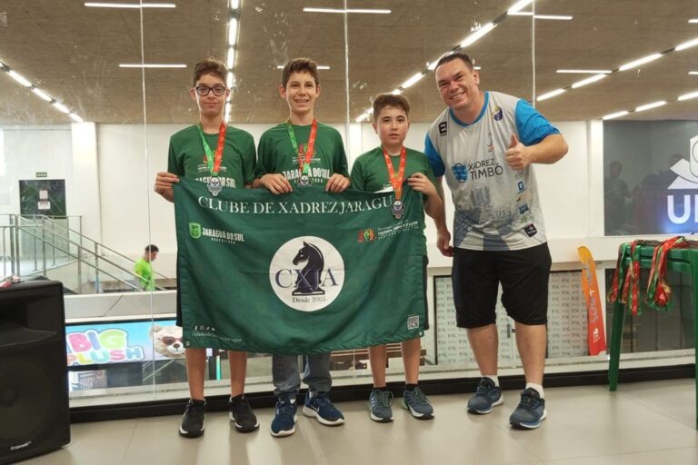 Xadrez fatura 21 medalhas no Circuito Catarinense Rápido