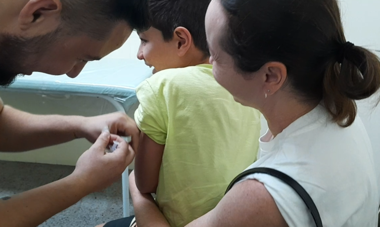 Algumas UBSs abrem neste sábado para vacinação contra a dengue