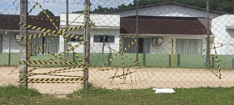 Área de lazer do Jaraguá 84 é interditada após depredação na estrutura