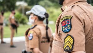 Homem ameaça vizinho com pedaço de madeira em Jaraguá