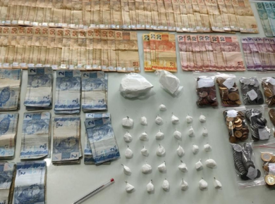 Pai e filho foram detidos por envolvimento em crimes de tráfico de drogas em Schroeder