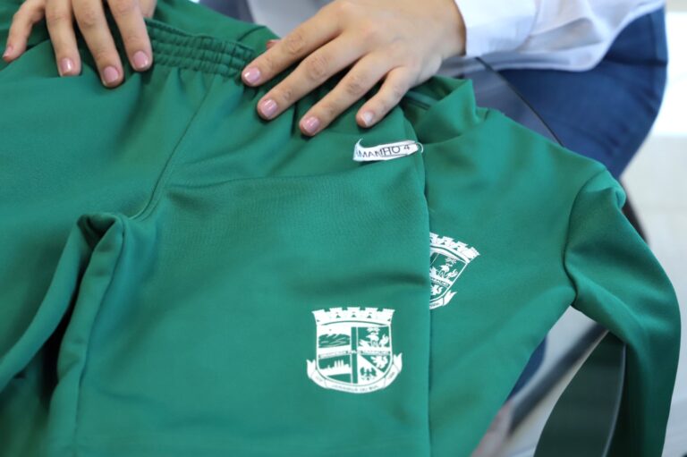 Novos uniformes escolares serão entregues a partir de segunda-feira (8)