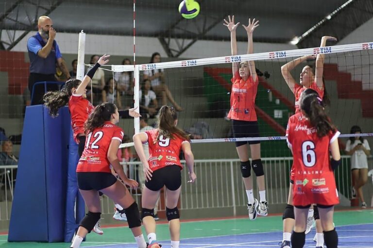 Voleibol feminino estreia no Estadual Sub-14 como vice-campeão