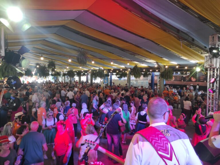 Tarde dedicada aos idosos na 34ª Schützenfest