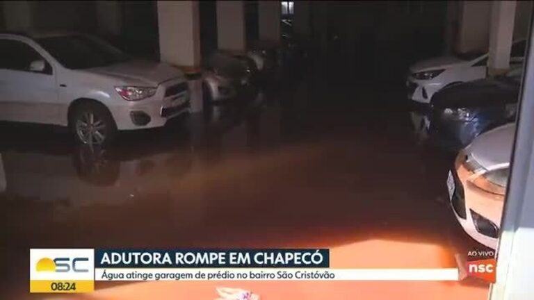 Adutora é rompida, água invade garagem e atinge veículos em Chapecó; abastecimento é afetado | Santa Catarina