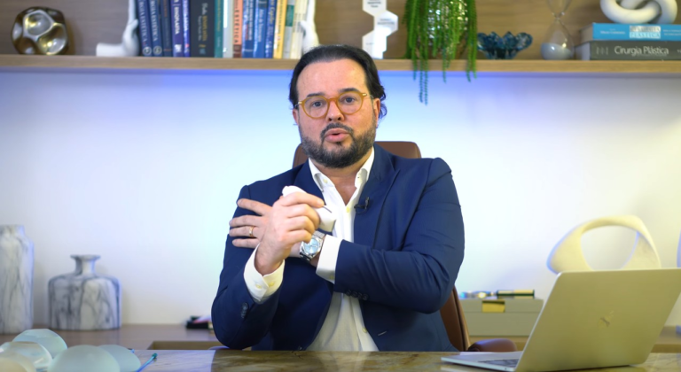 Médico acusado de causar lesões durante cirurgia estética em Florianópolis é alvo de operação e tem R$ 10 milhões em bens bloqueados