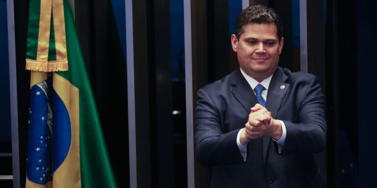 "Não estou em busca de protagonismo", diz Alcolumbre após ser eleito