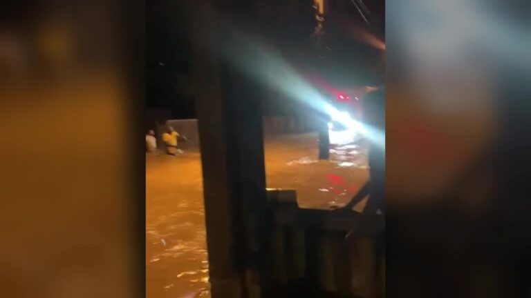 Após asfalto 'derreter', SC tem temporal, escola destelhada, bairros alagados e estragos; VÍDEOS