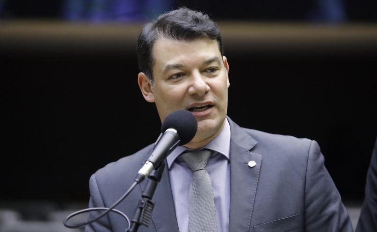 Proposta susta novas regras para a revalidação de diplomas obtidos em universidades estrangeiras – Notícias