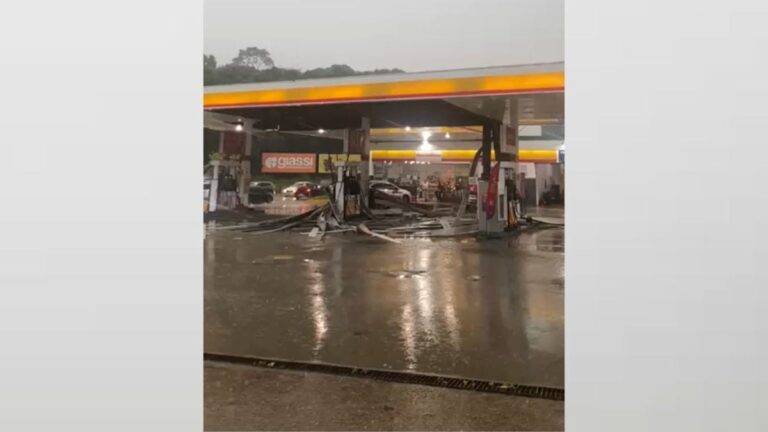 Temporais causam alagamentos, destelhamentos e quedas de árvores em SC