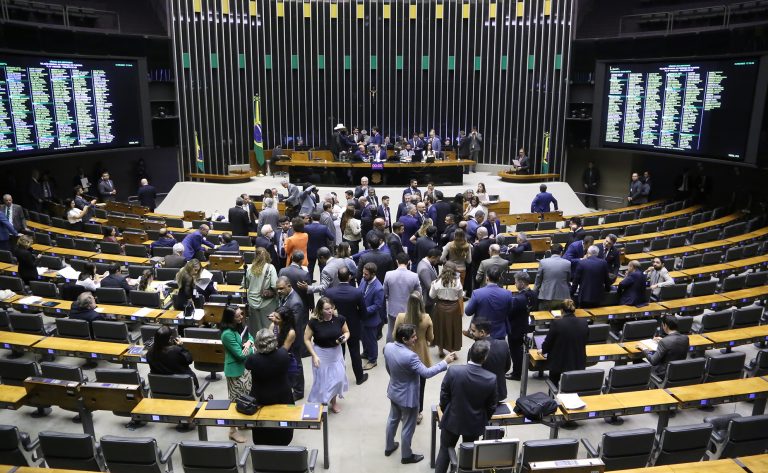 Câmara pode votar projeto que amplia remuneração de fiscais agropecuários que atuam contra gripe aviária – Notícias