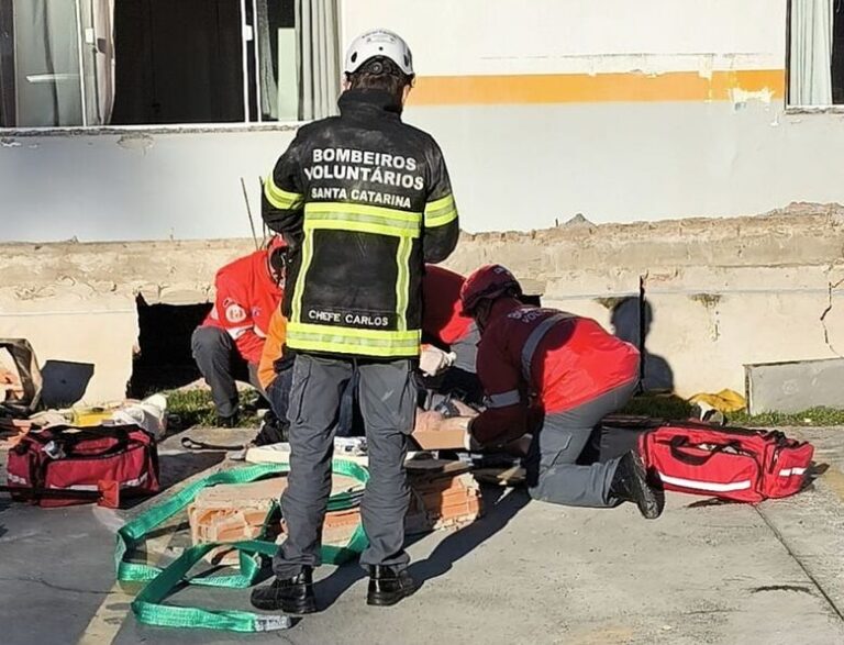Desabamento parcial atinge Escola Aluísio em Corupá e fere vigia