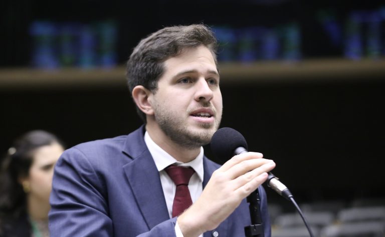 Comissão aprova reserva de 10% a 15% dos fundos eleitoral e partidário a candidaturas de pessoas com deficiência