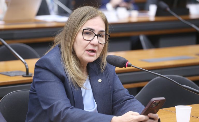 Comissão aprova projeto que inclui supervisores das secretarias de Educação em regras de aposentadoria especial – Notícias