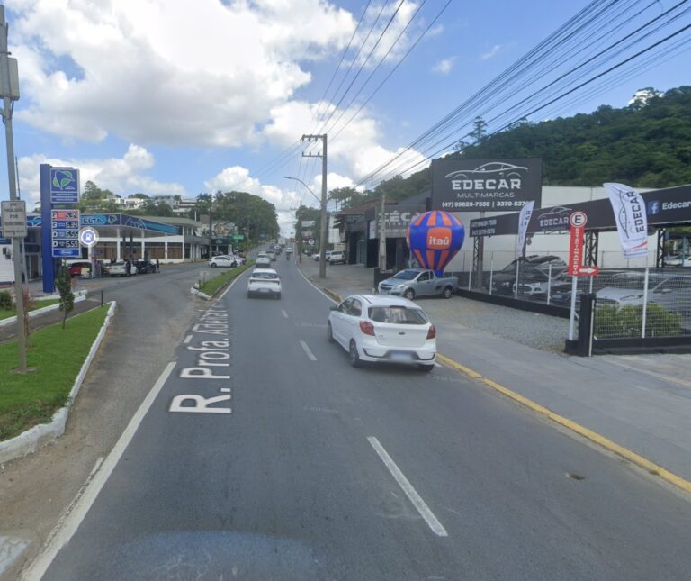 Rua Adélia Fischer terá obras para interligação da rede esgoto neste domingo