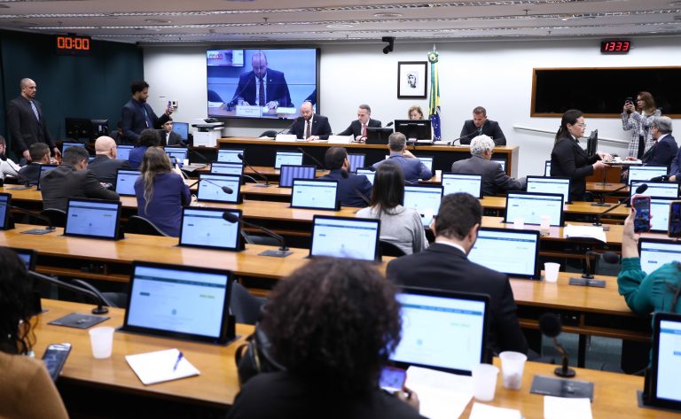 Hugo Motta envia 20 representações contra 11 deputados ao Conselho de Ética – Notícias