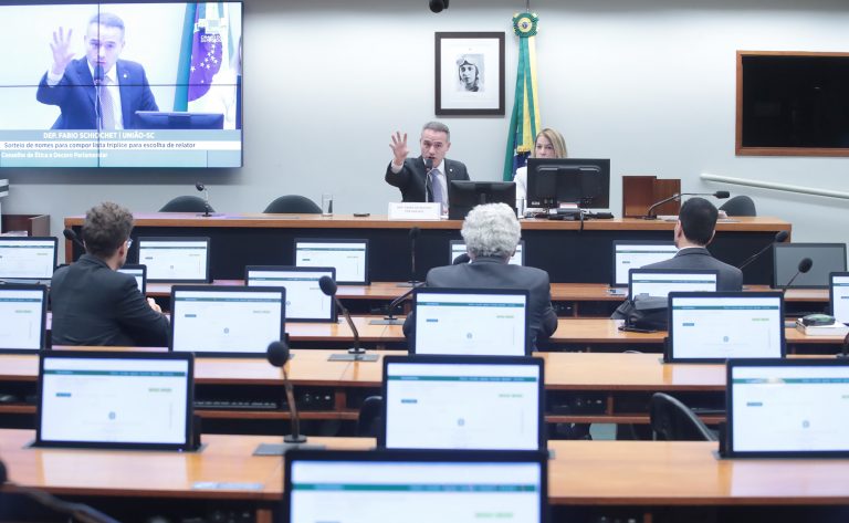 Conselho faz novo sorteio para relator de processo contra André Janones – Notícias